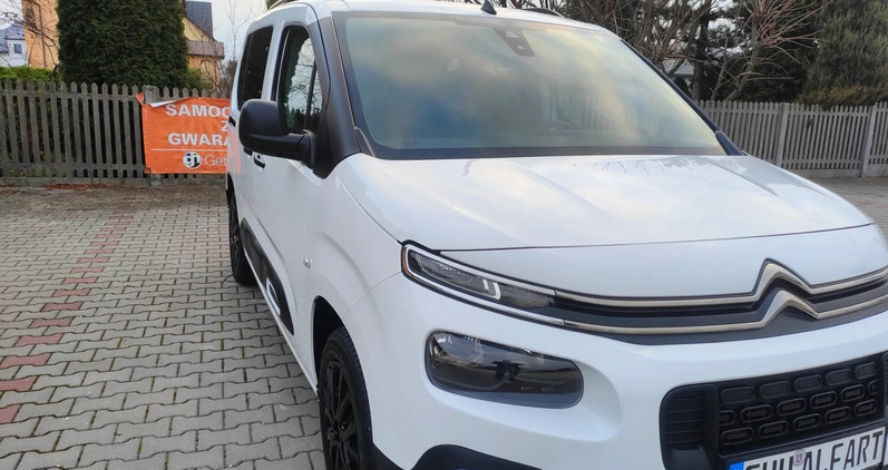 Citroen Berlingo cena 66900 przebieg: 111000, rok produkcji 2020 z Staszów małe 497